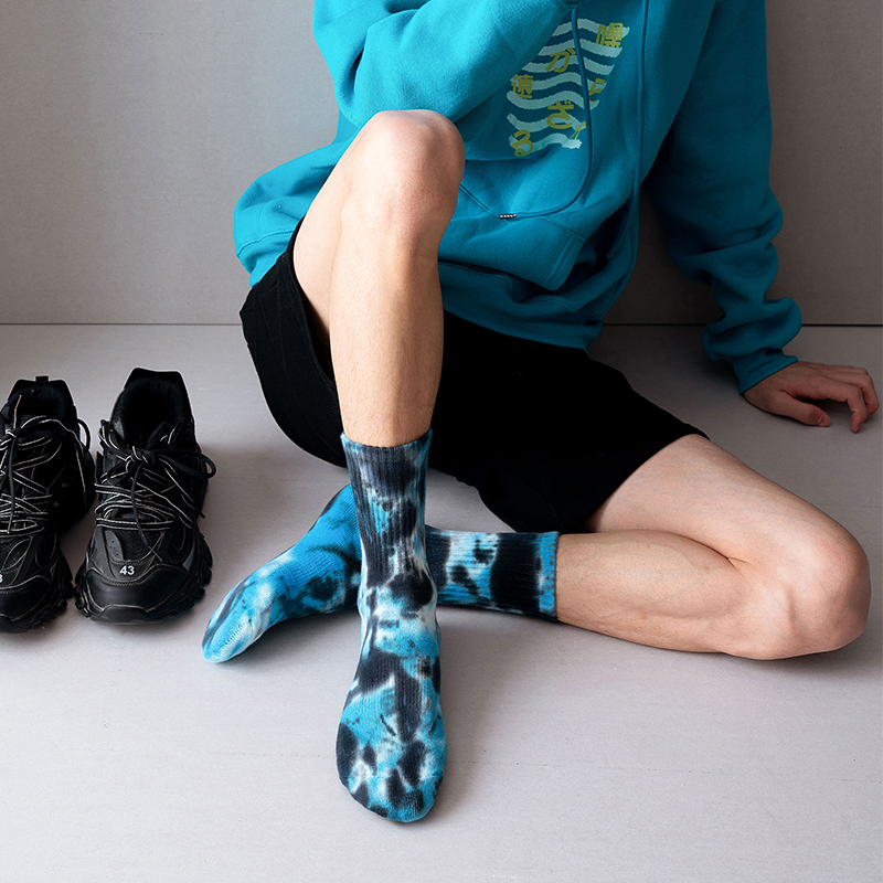 Bawełniane skarpetki sportowe do połowy łydki, tie-dye